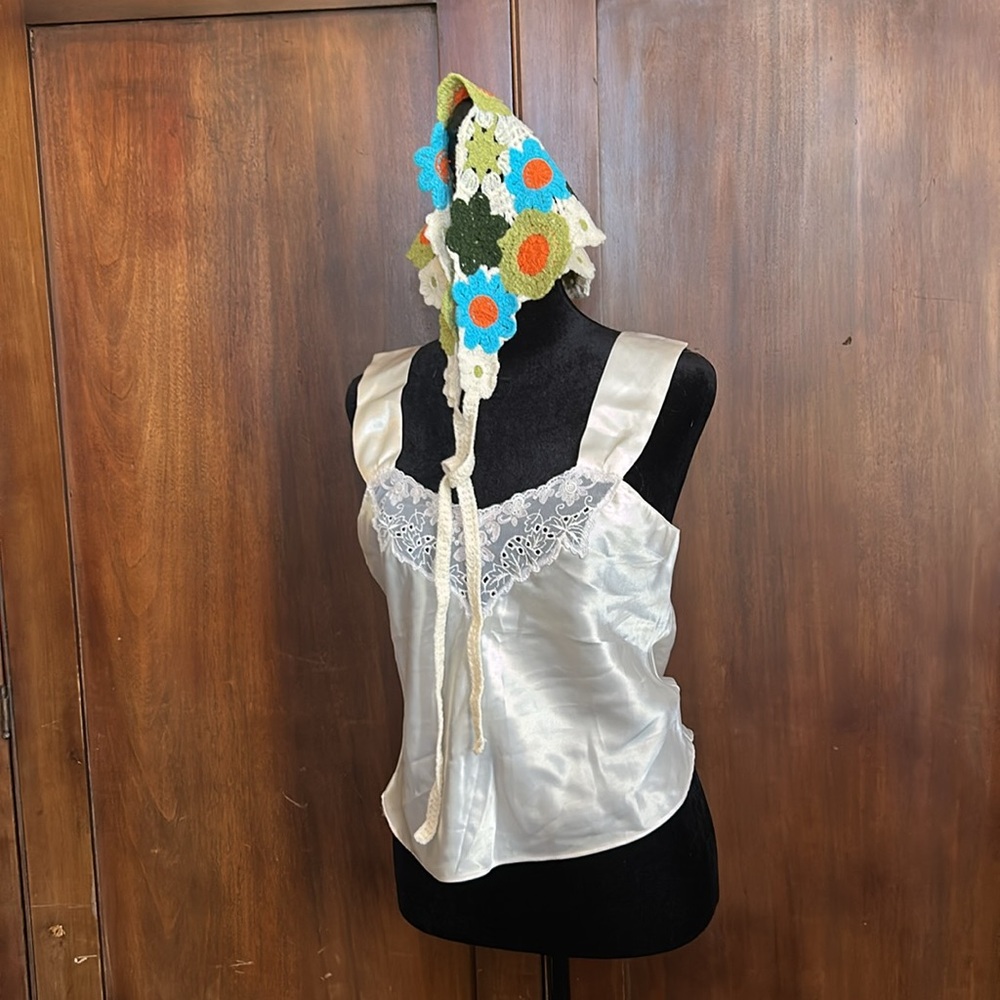 Victoria’s Secret Creamy Satin and Lace Camisole S - Picture 5 of 5
